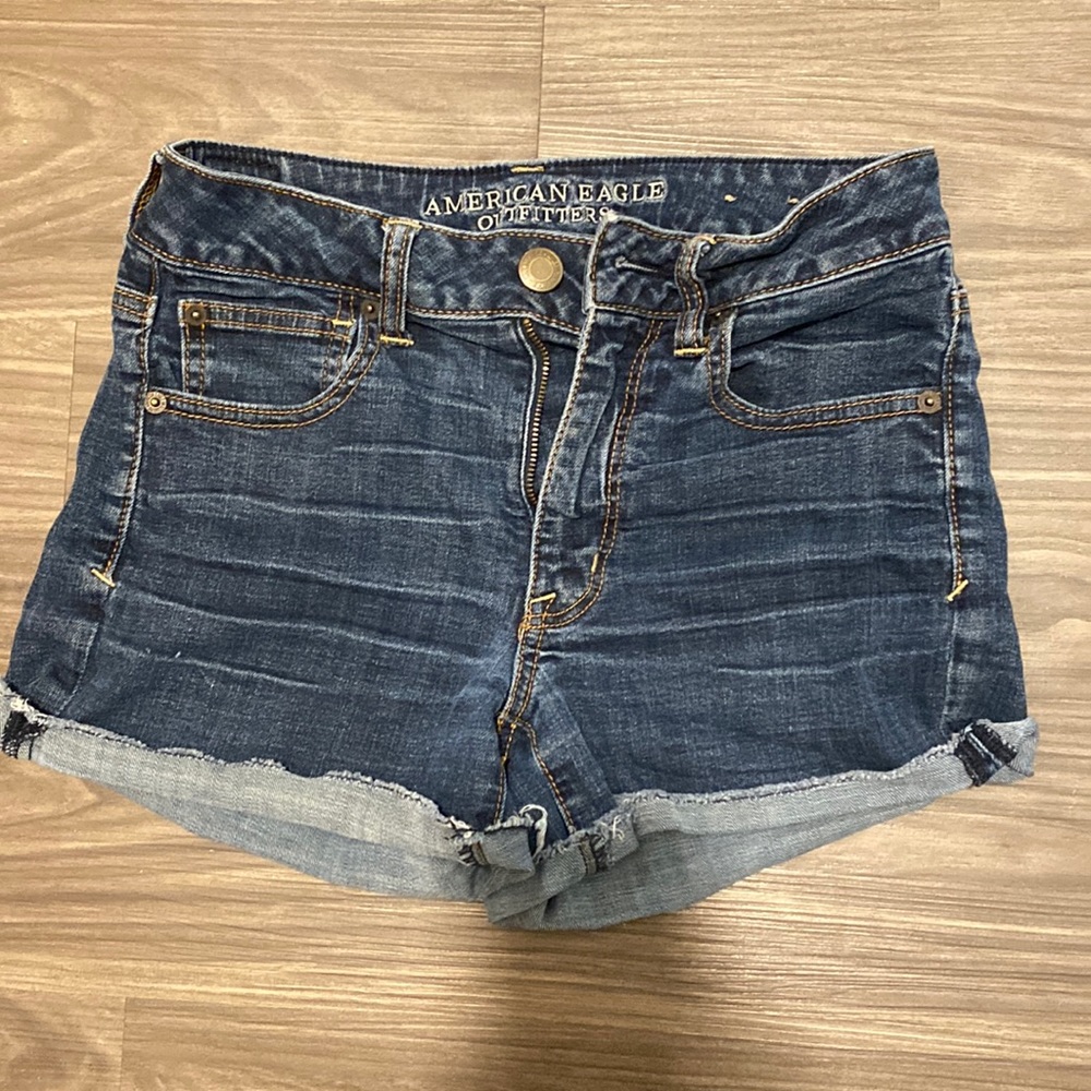 Great condition American eagle high waisted jean shorts